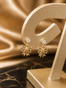 Brinco Laço Elegance com Cristal – Semijoia Banhada a Ouro 18K