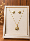 Conjunto Flor Luxo com Pedra Central Folheado a Ouro 18K