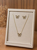 Conjunto Borboleta Encanto com Coração Cravejado Folheado a Ouro 18K