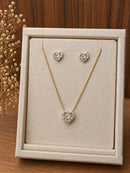 Conjunto Coração Cravejado Luxo Brilhante Folheado a Ouro 18K