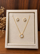 Conjunto Ponto de Luz Elegance com Pedra Cristal Folheado a Ouro 18K