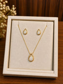 Conjunto Gota Cravejada Elegante Folheado a Ouro 18K