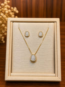 Conjunto Oval Cravejado Luxo Clássico Folheado a Ouro 18K
