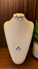 Conjunto Elegante Pérola  Folheado a Prata 925